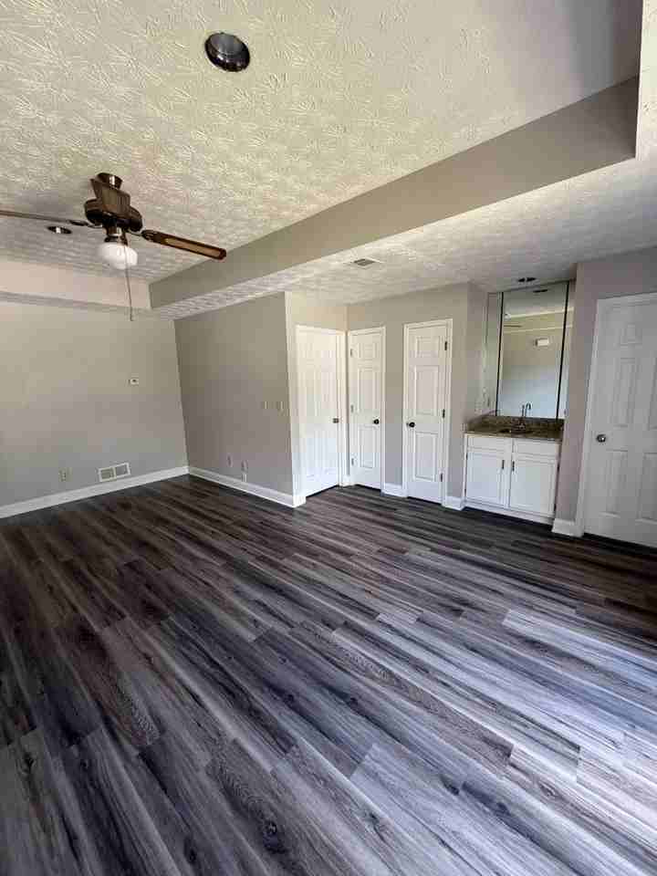 2107 Fairway Ct Se - Photo 5 of 31