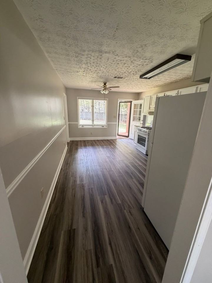 2107 Fairway Ct Se - Photo 6 of 31