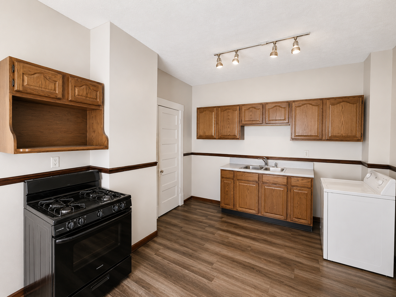 2327 W Main St - Photo 4 of 4