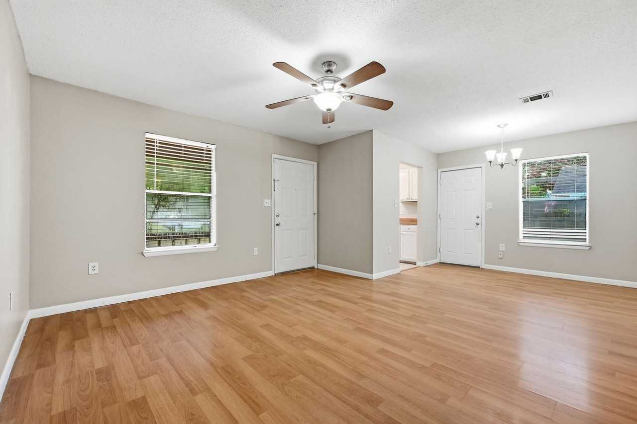 310A Redwood Ave - Photo 4 of 29