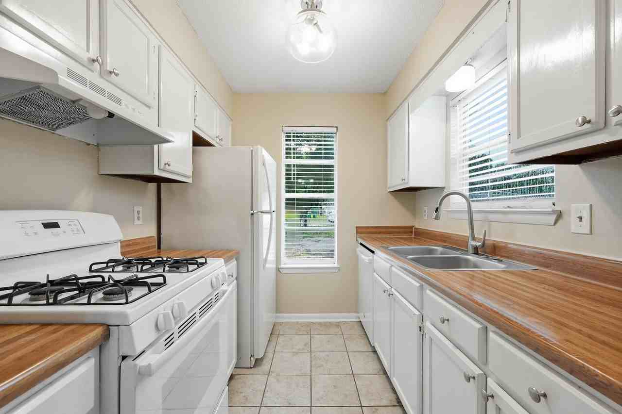 310A Redwood Ave - Photo 7 of 29