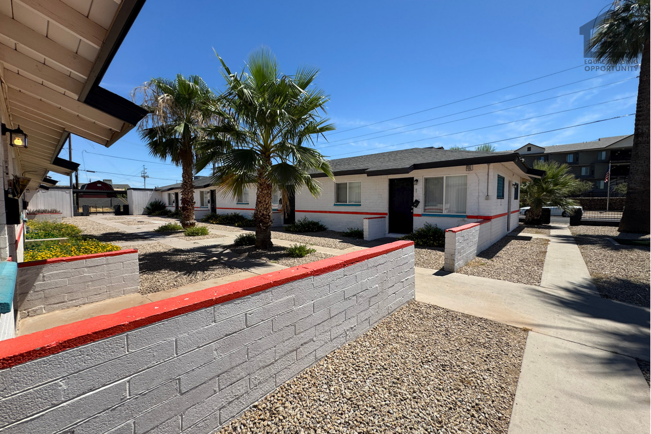 1336 E Willetta St - Photo 6 of 8