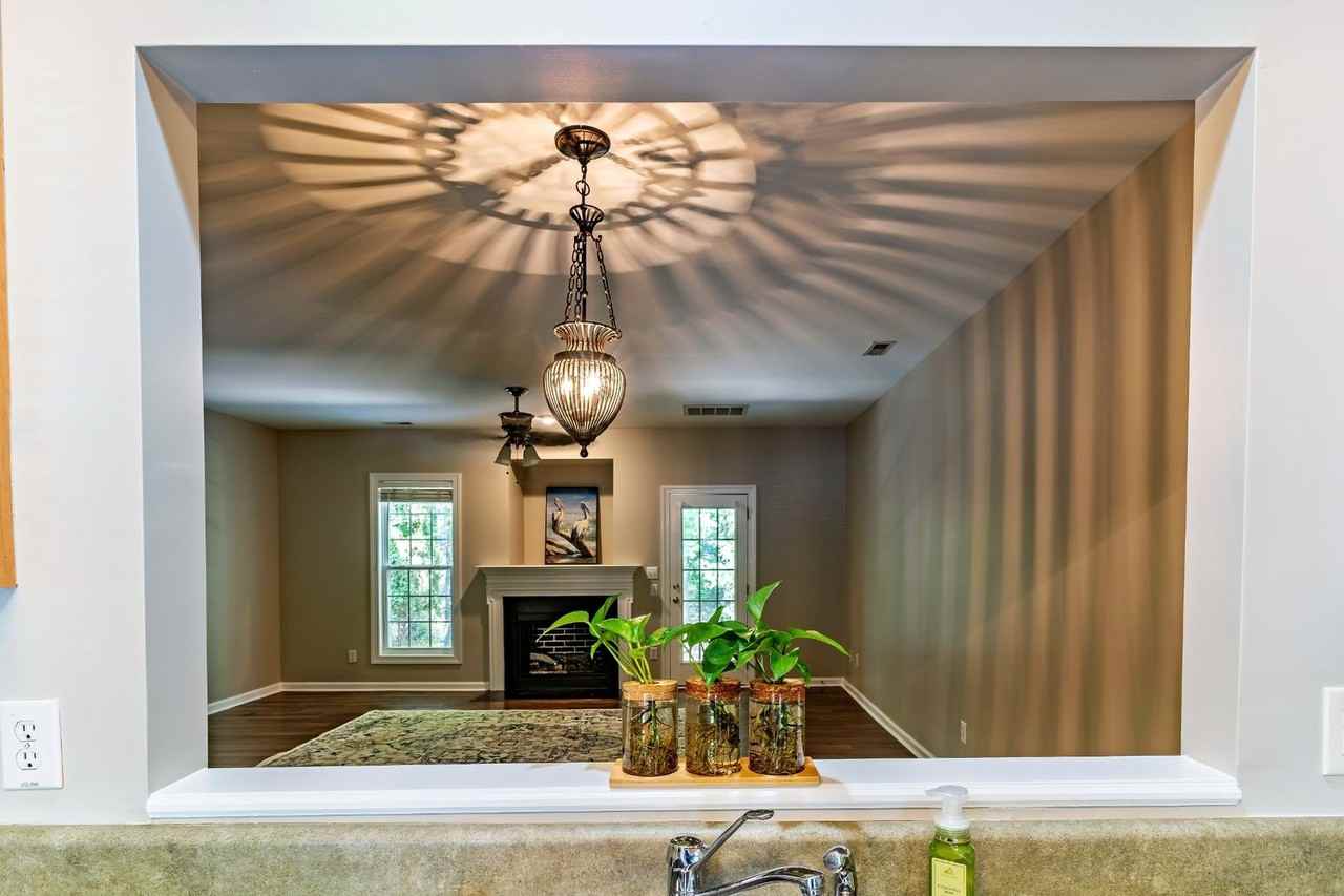 208 Sir William Ln - Photo 5 of 28