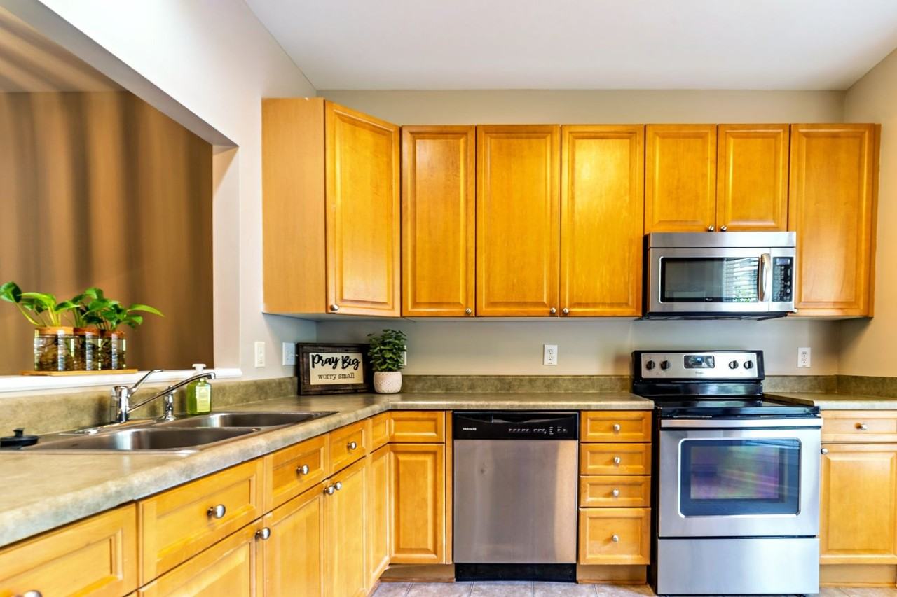 208 Sir William Ln - Photo 6 of 28