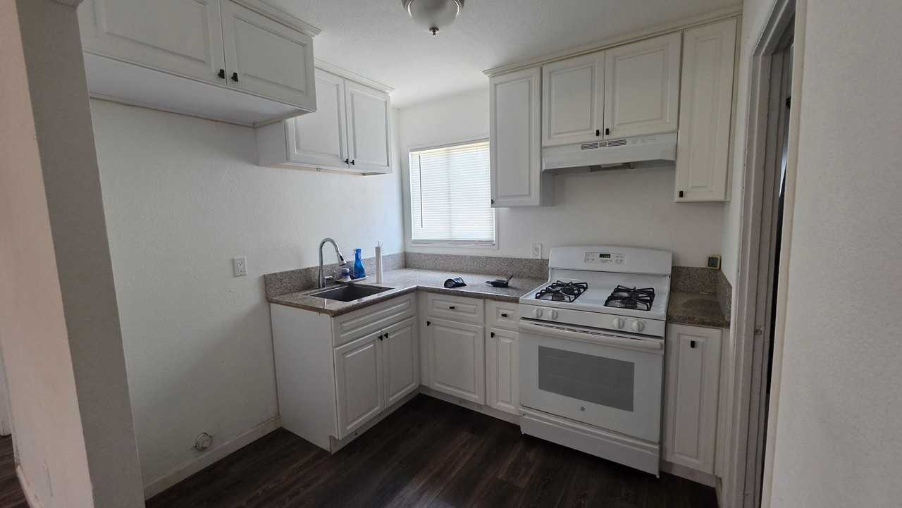 66060 4th St - Photo 3 of 7