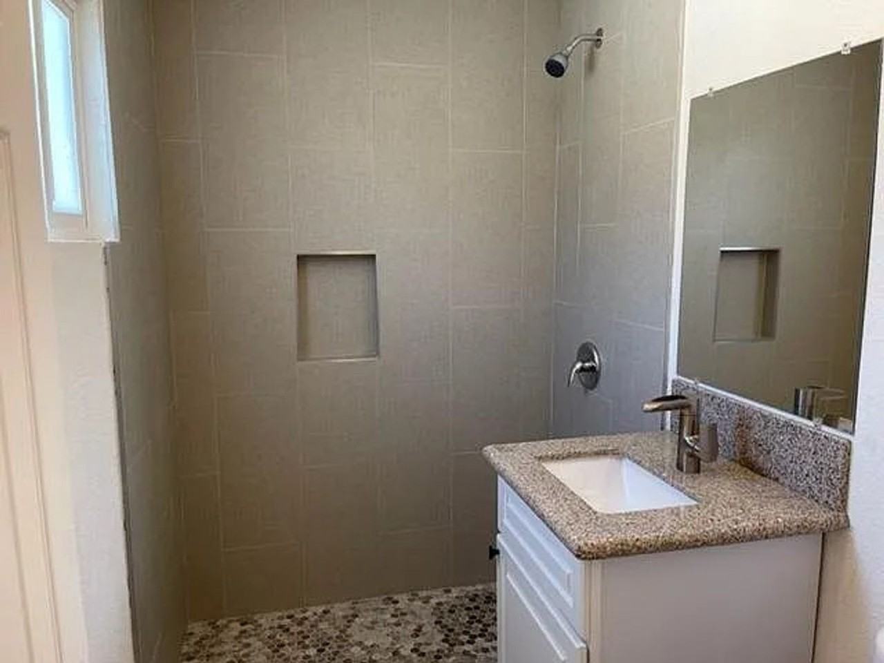 66060 4th St - Photo 4 of 7