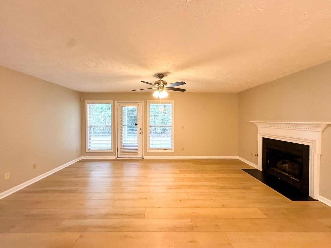1853 Sardonyx Rd #2 - Photo 3 of 19