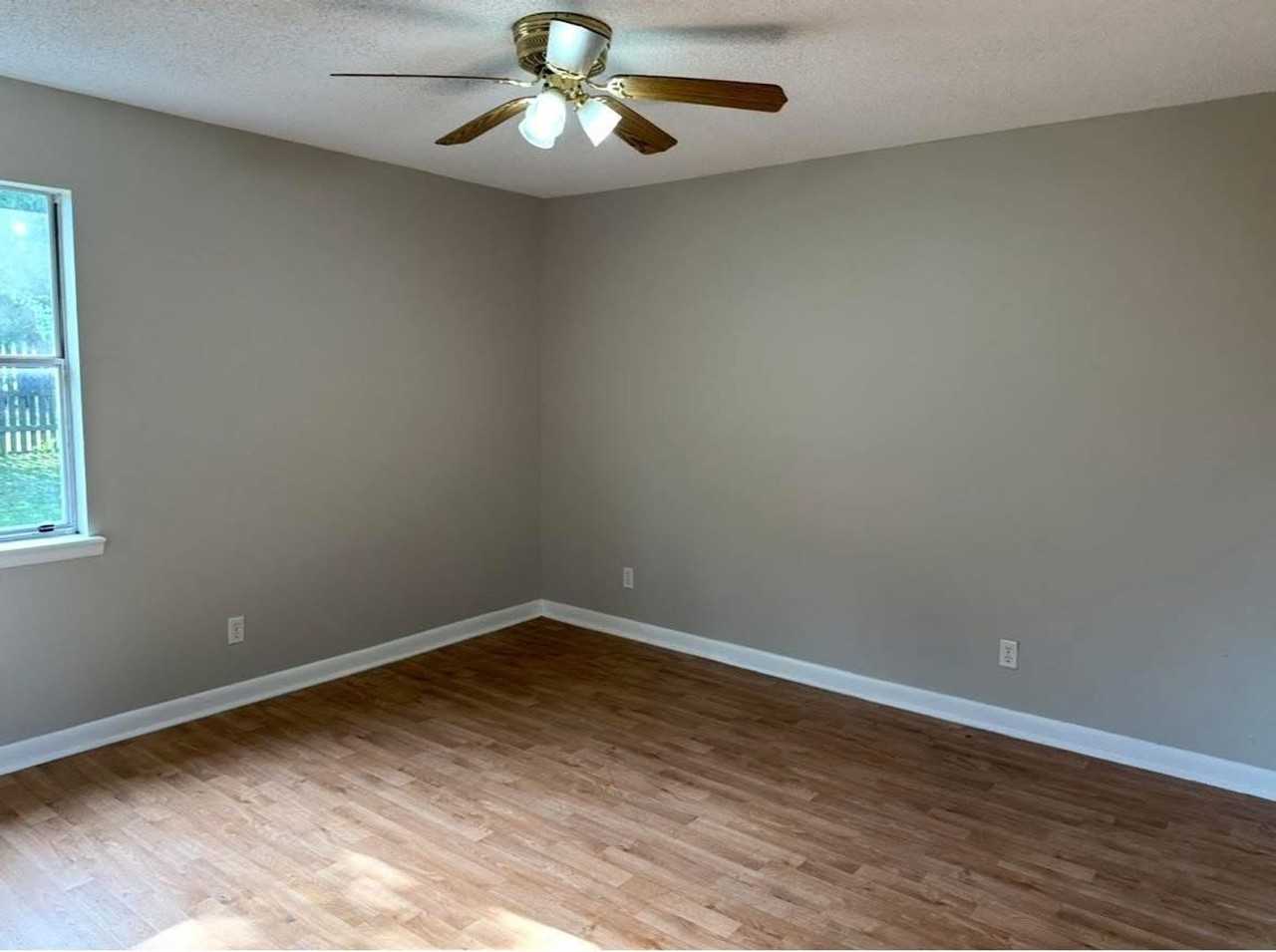 408 Dora St - Photo 3 of 14