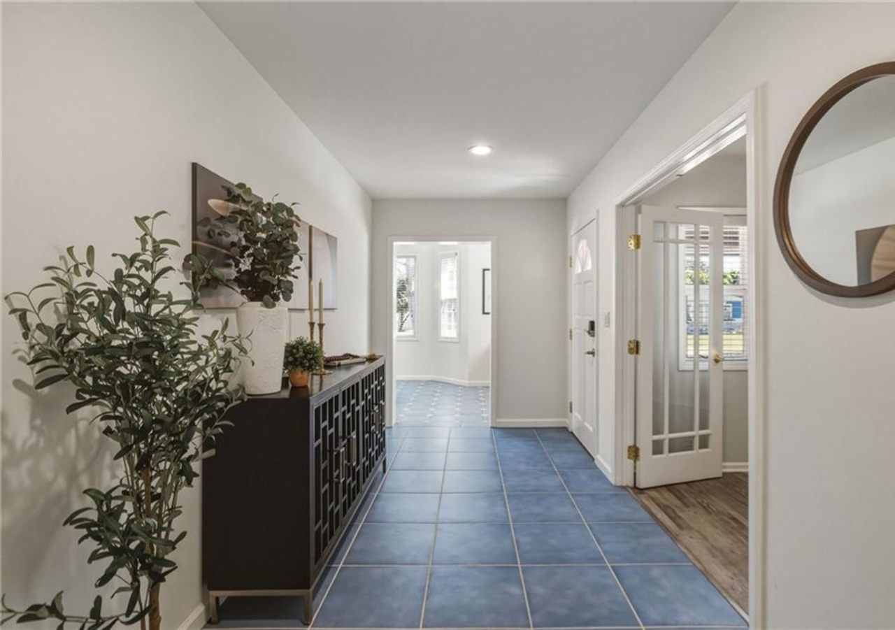 2611 Alvord Ln - Photo 4 of 15