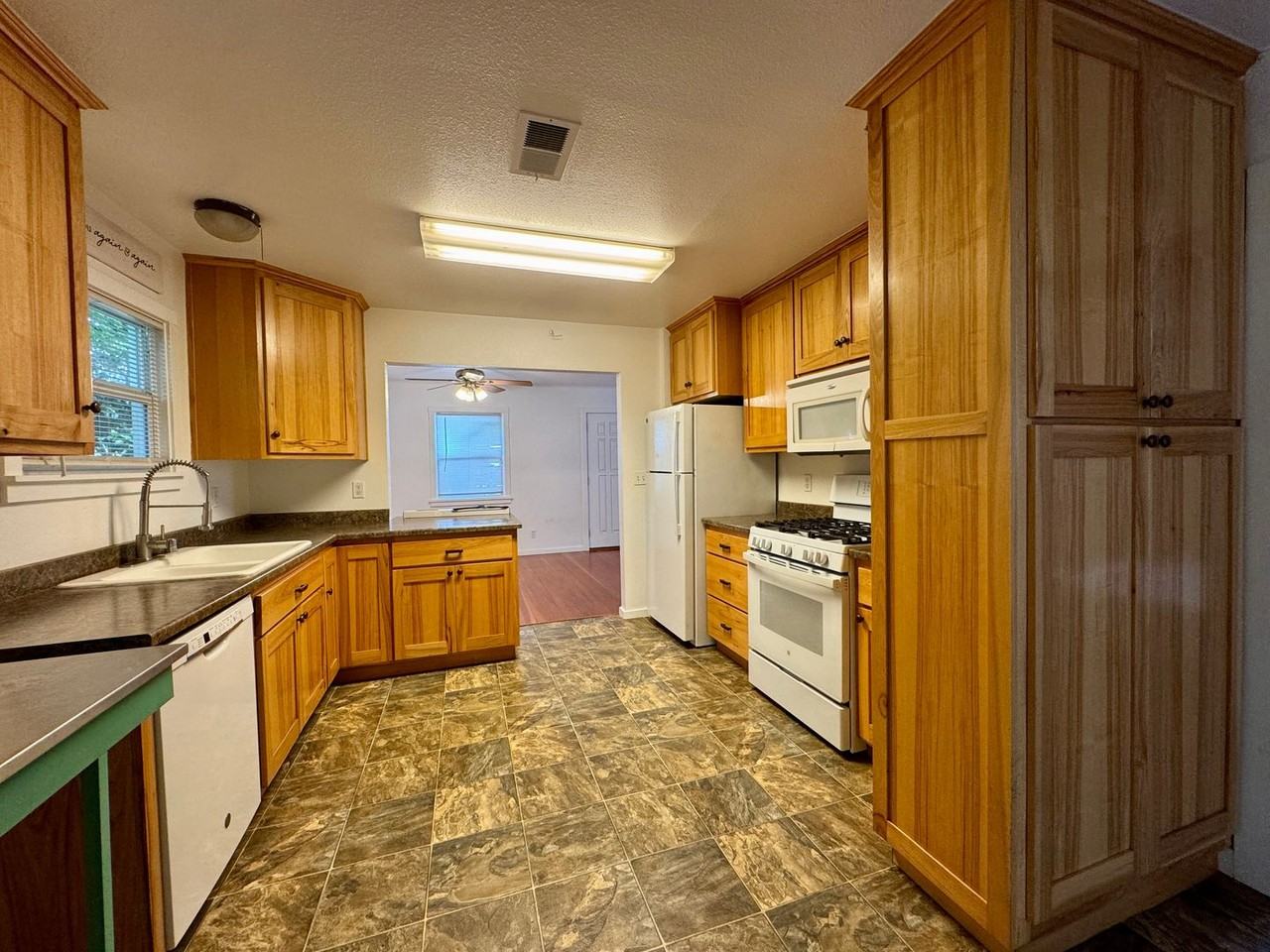 344 Loleta Dr - Photo 5 of 12