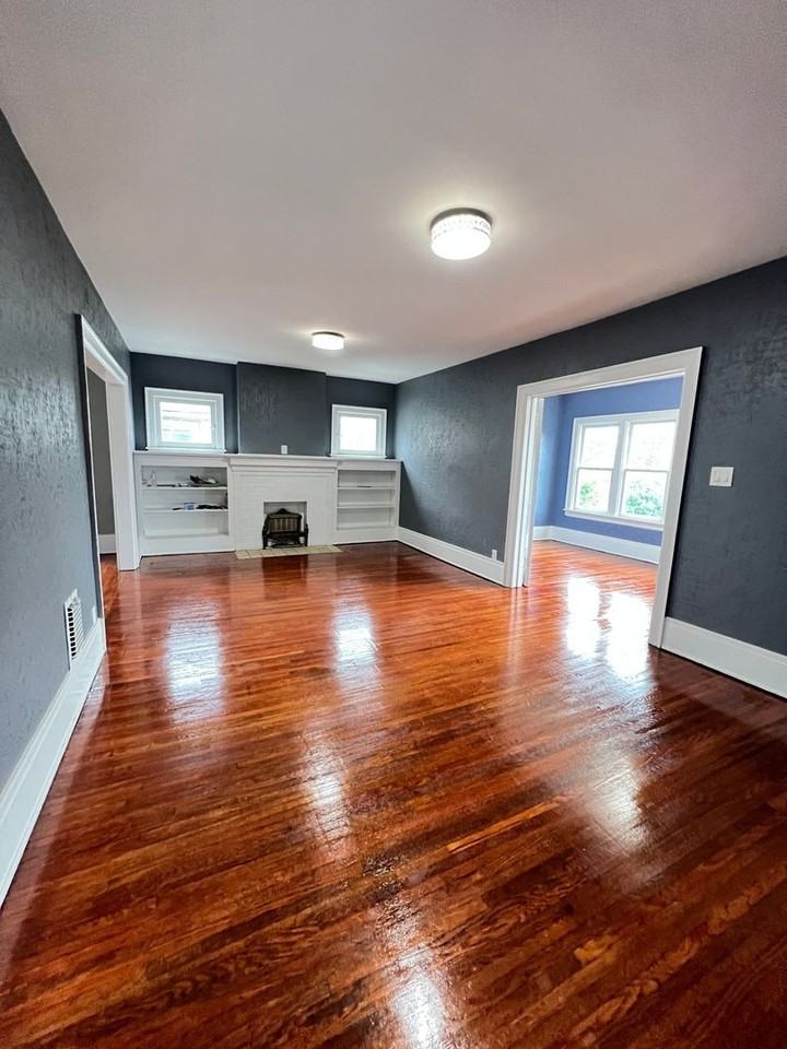 313 Lasalle Ave - Photo 2 of 26