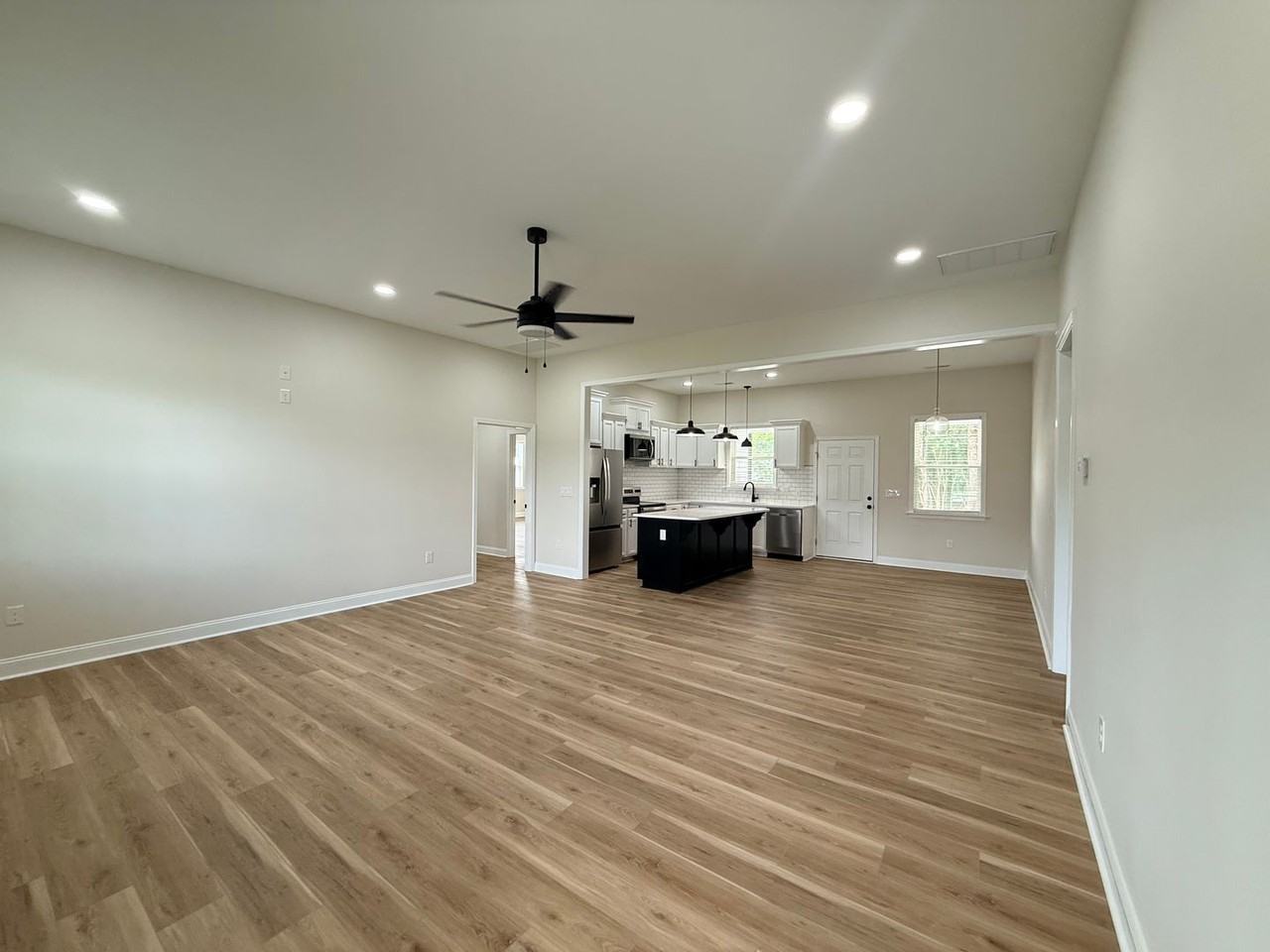 2212 2212 M L King Parkway - Photo 2 of 22