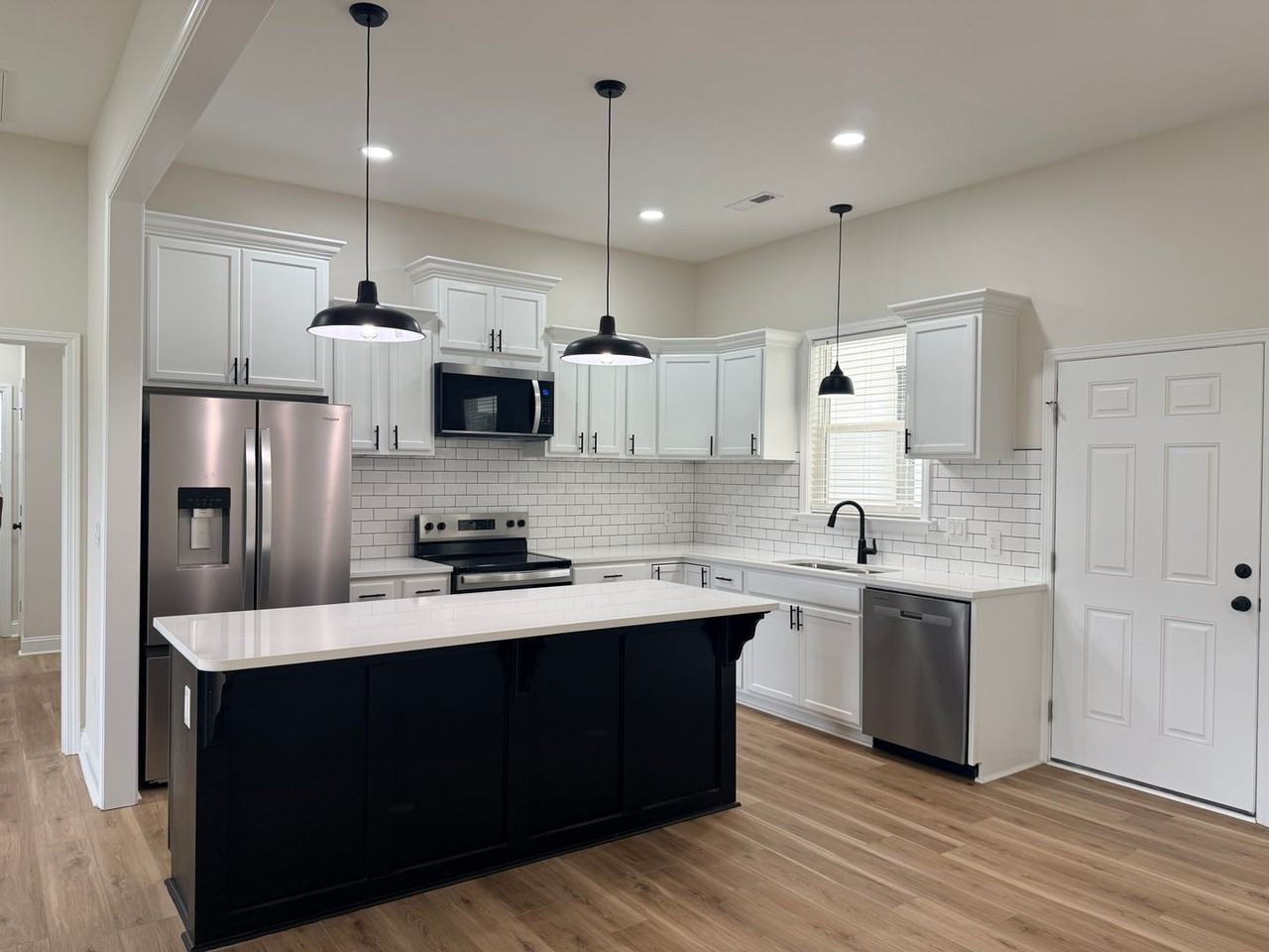2212 2212 M L King Parkway - Photo 5 of 22
