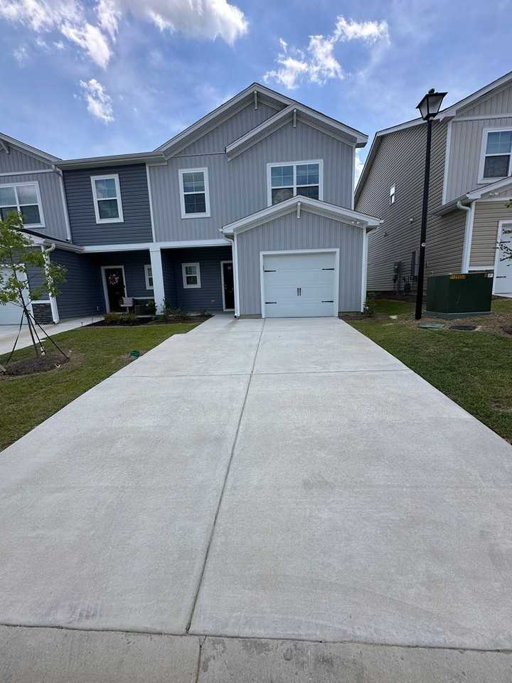 304 S Lake Ct - Photo 2 of 20