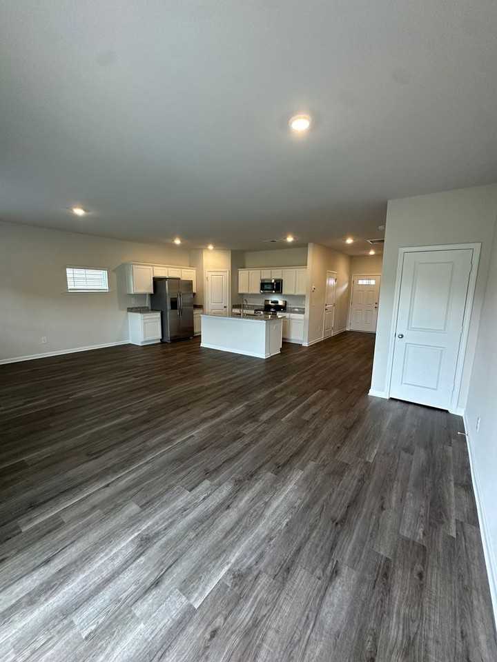 304 S Lake Ct - Photo 7 of 20