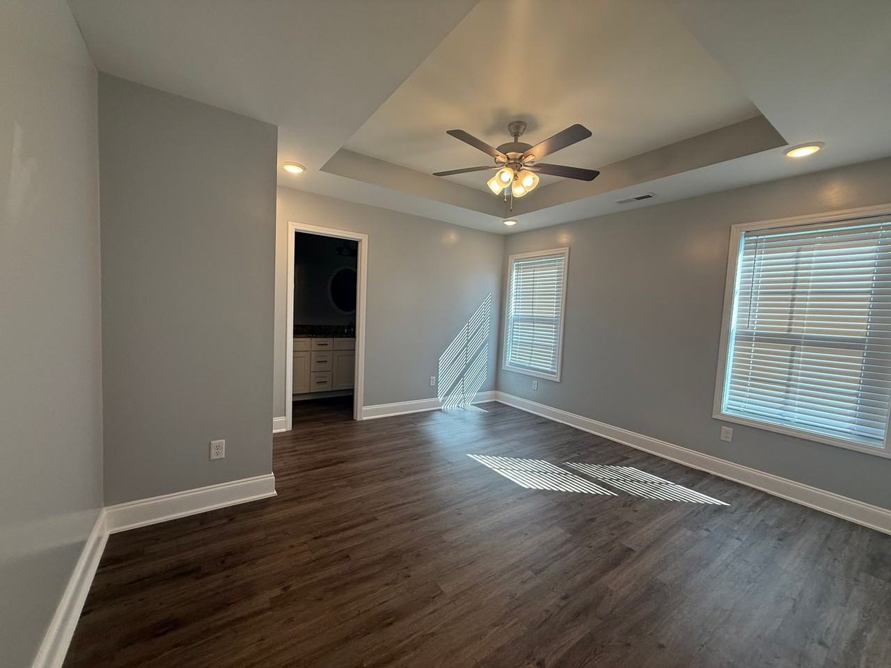 186 Oak St - Photo 3 of 11