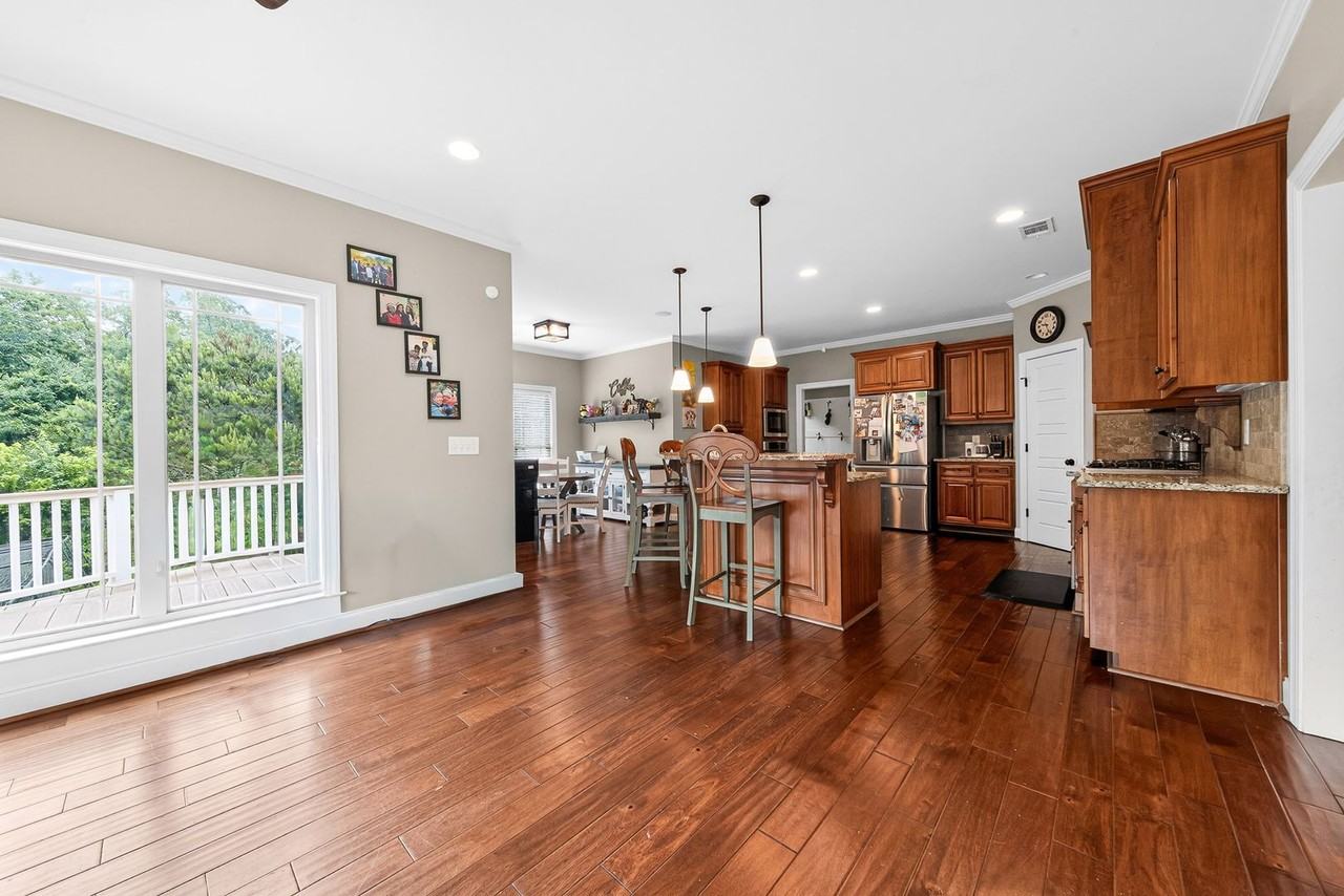 9027 Cimarron Ct - Photo 3 of 43