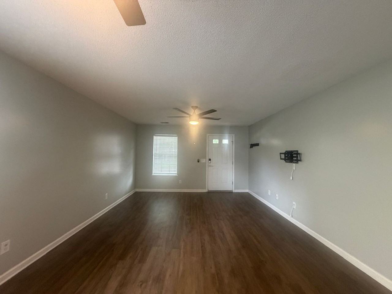 1755 Polaris Dr - Photo 2 of 50