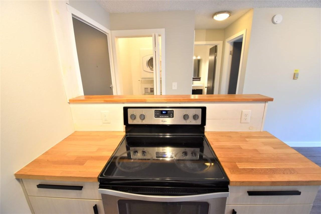 1707 22nd St #204 - Photo 4 of 15