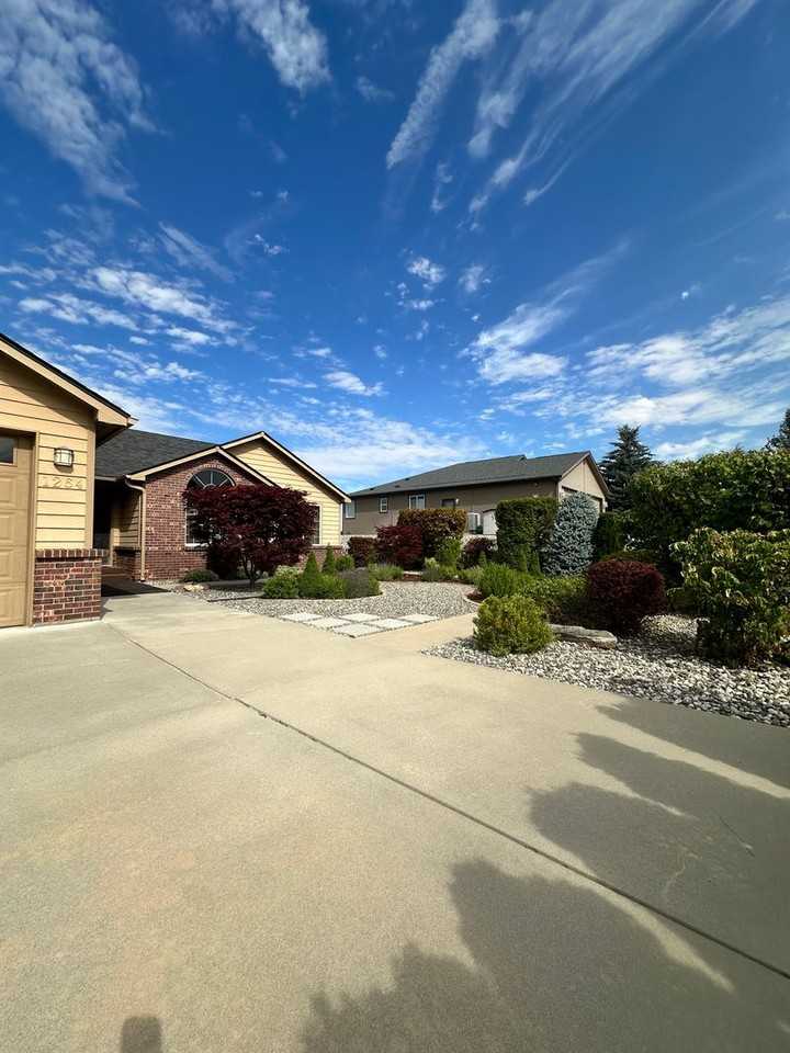 1264 Wheat Ridge Rd - Photo 2 of 23