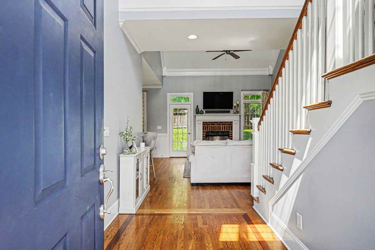 625 Palisades Ct #NA - Photo 3 of 20