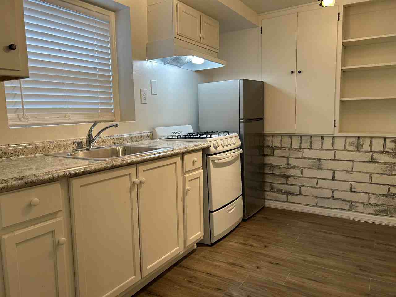 2726 View Dr #01 - Photo 5 of 5