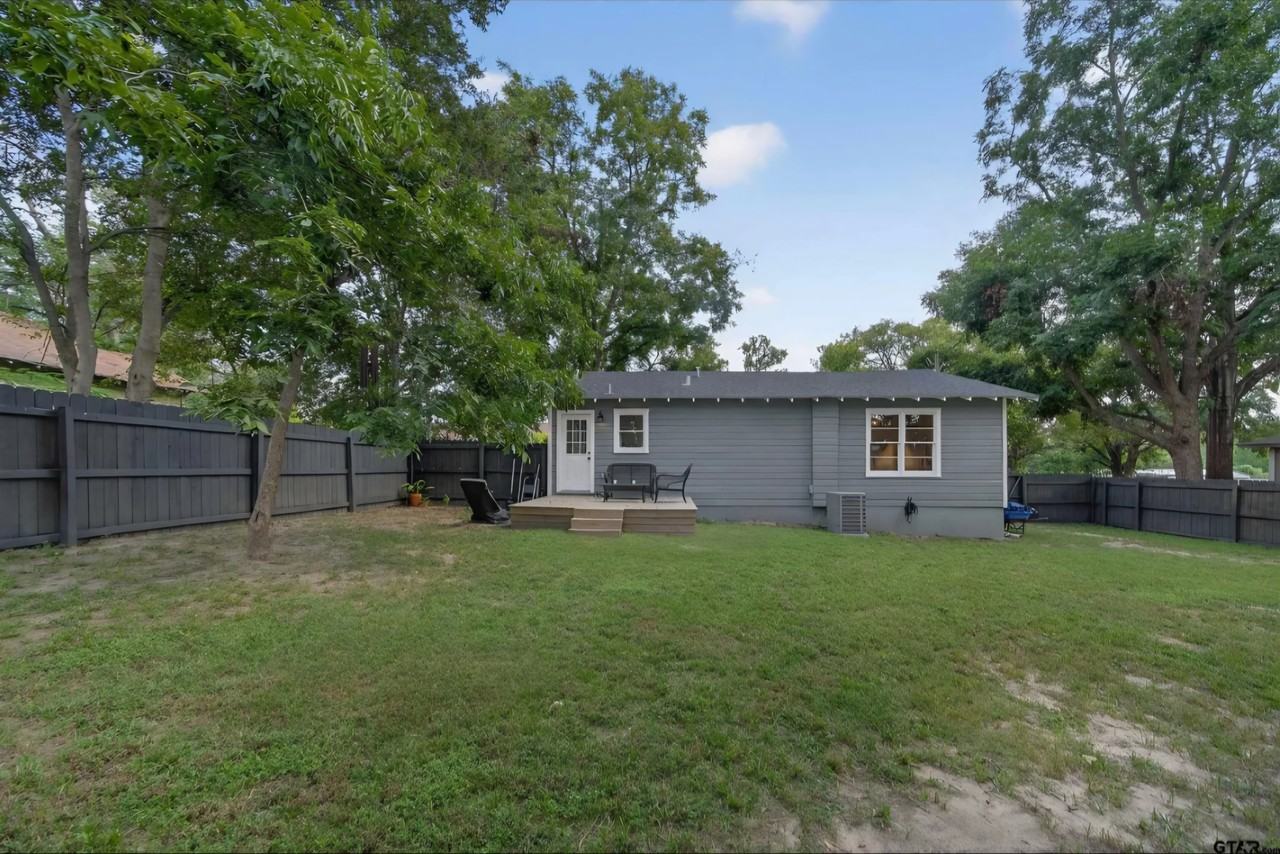 105 Holcomb St #NA - Photo 3 of 10