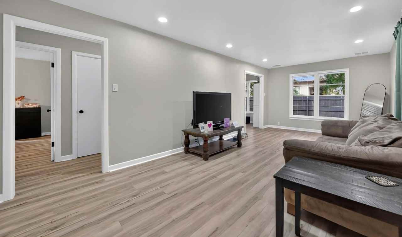 105 Holcomb St #NA - Photo 4 of 10