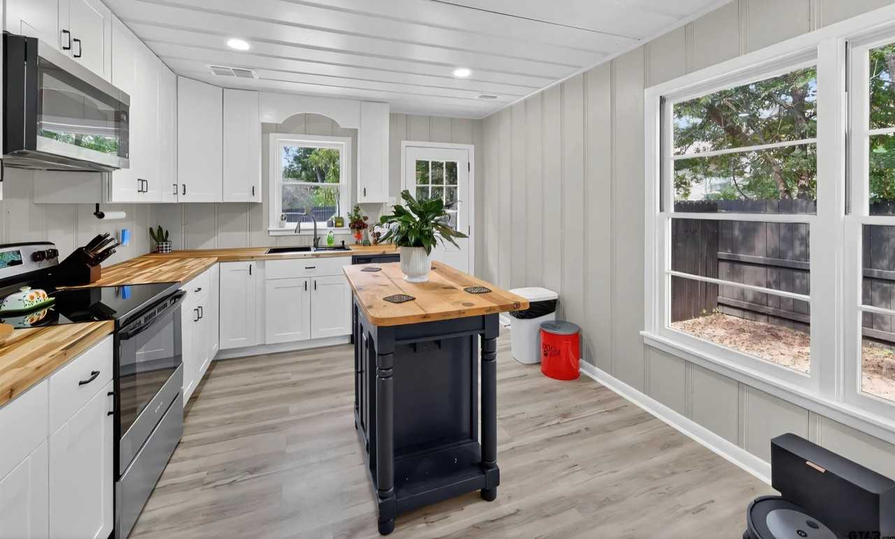 105 Holcomb St #NA - Photo 6 of 10