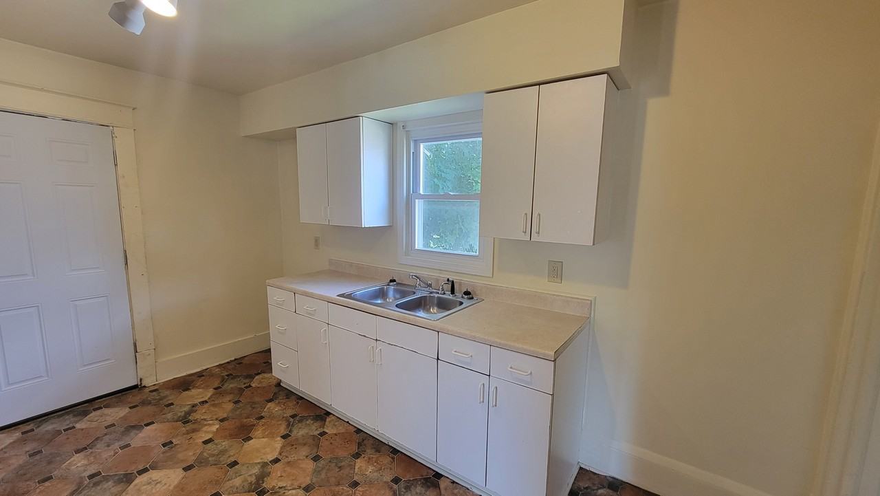 1133 5th Ave #NA - Photo 5 of 9