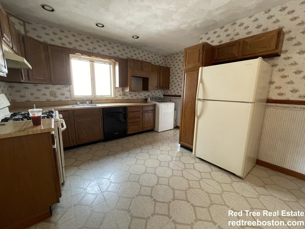 62 Union Ave #2 - Photo 4 of 18
