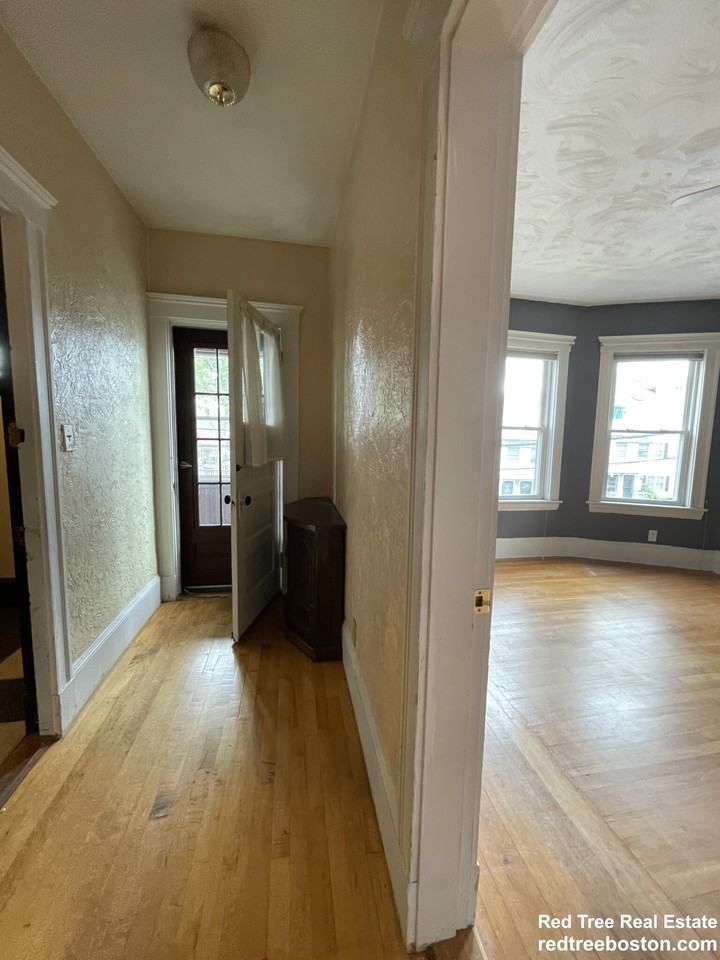 62 Union Ave #2 - Photo 6 of 18