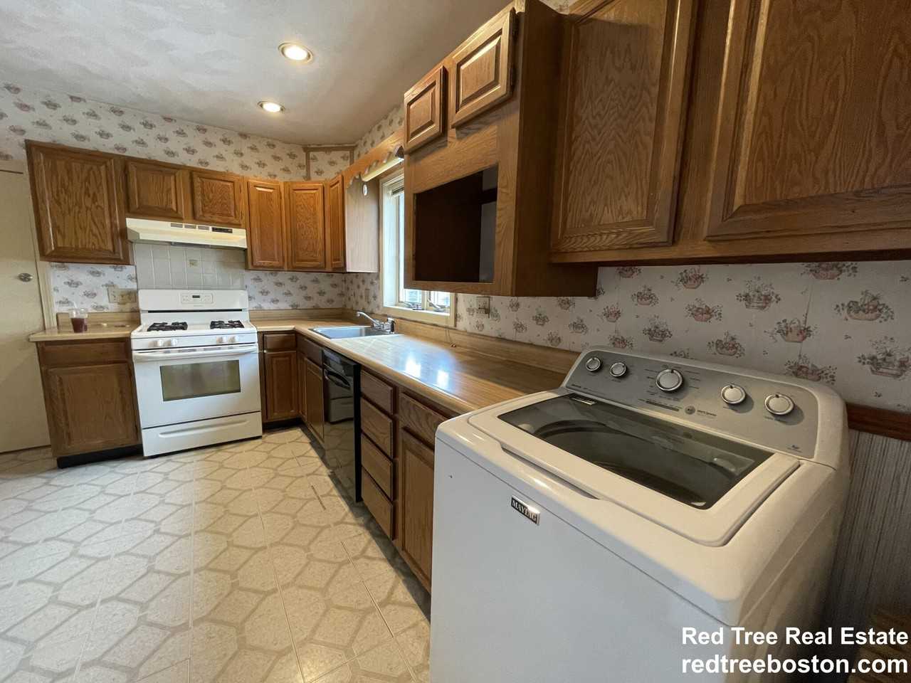 62 Union Ave #2 - Photo 7 of 18