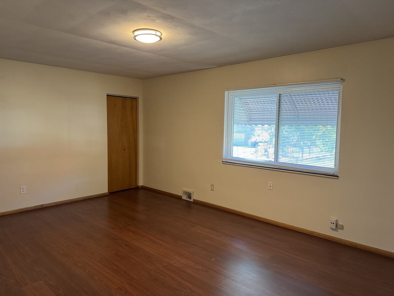735 S Firestone Blvd #735 - Photo 3 of 9