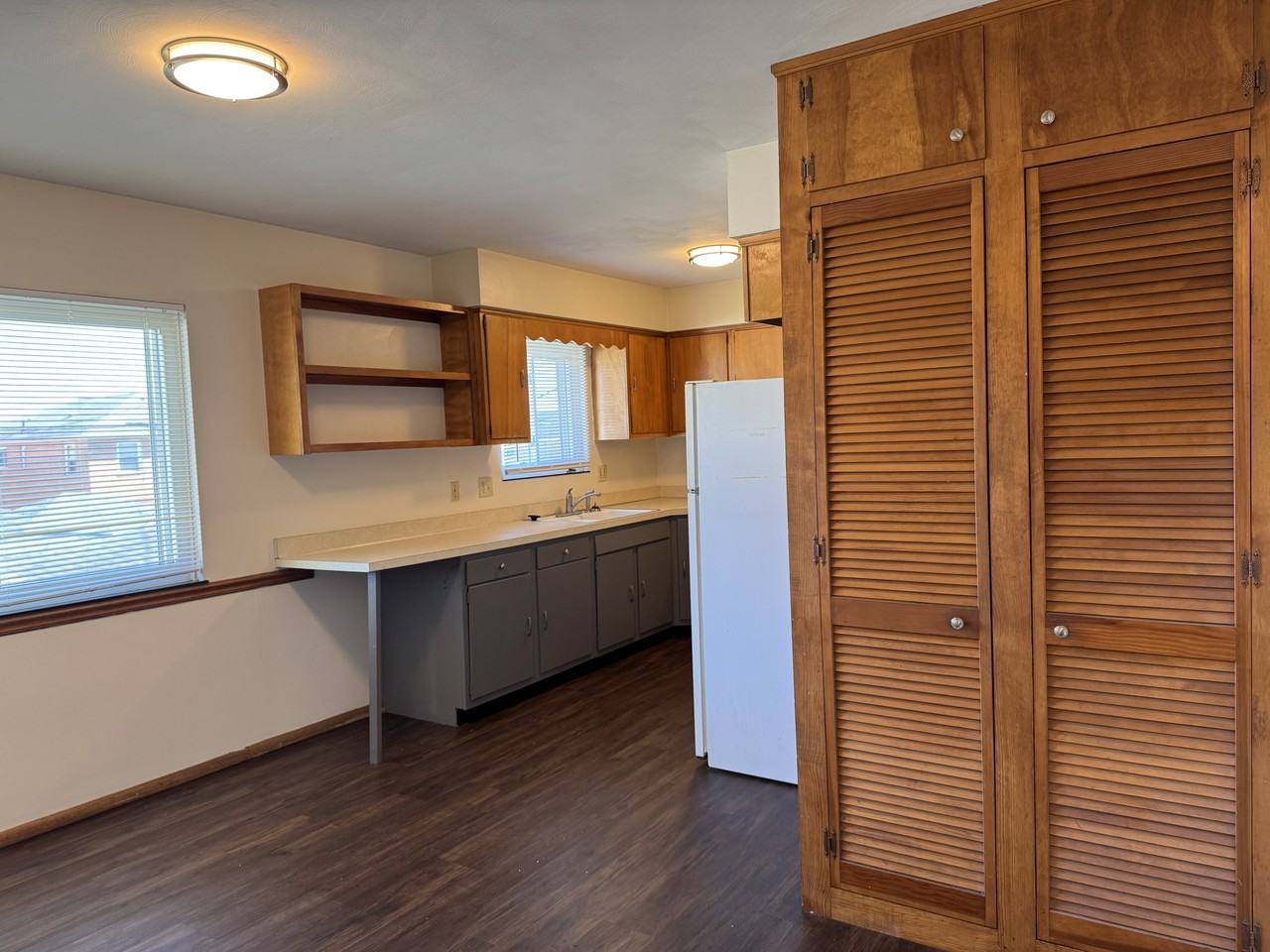 735 S Firestone Blvd #735 - Photo 6 of 9