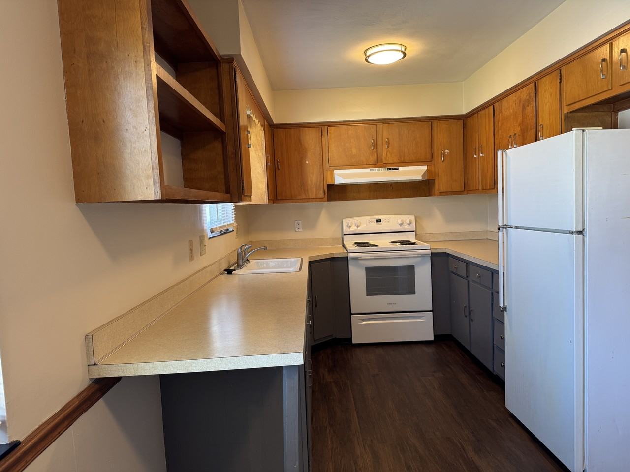 735 S Firestone Blvd #735 - Photo 7 of 9