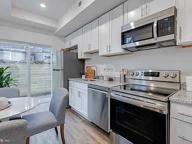 2224 Greenwich St #NA - Photo 6 of 13