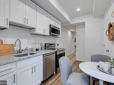 2224 Greenwich St #NA - Photo 7 of 13