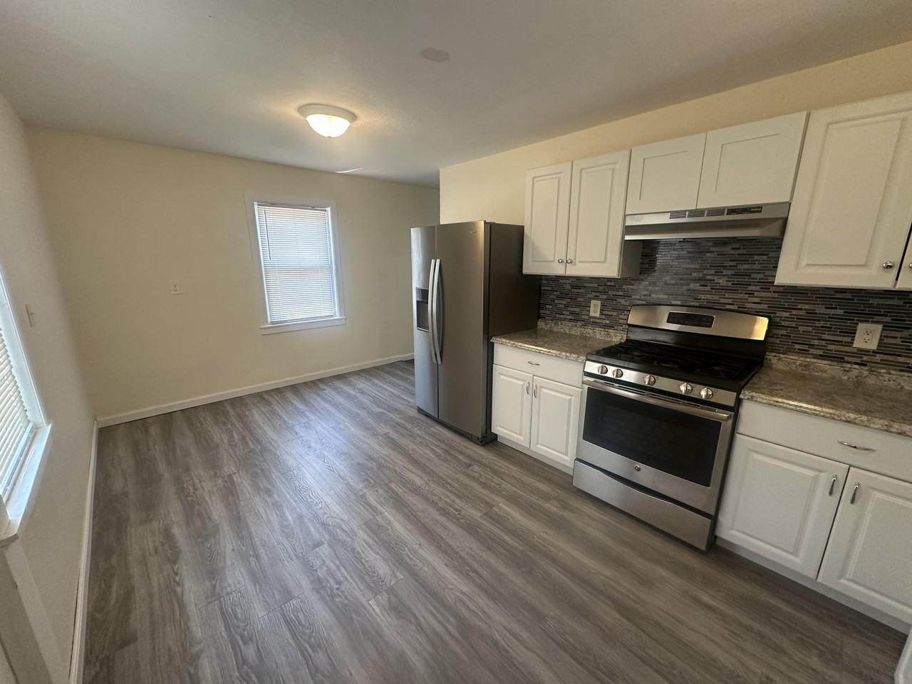 216220 Pearl Harbor St #NA - Photo 2 of 10