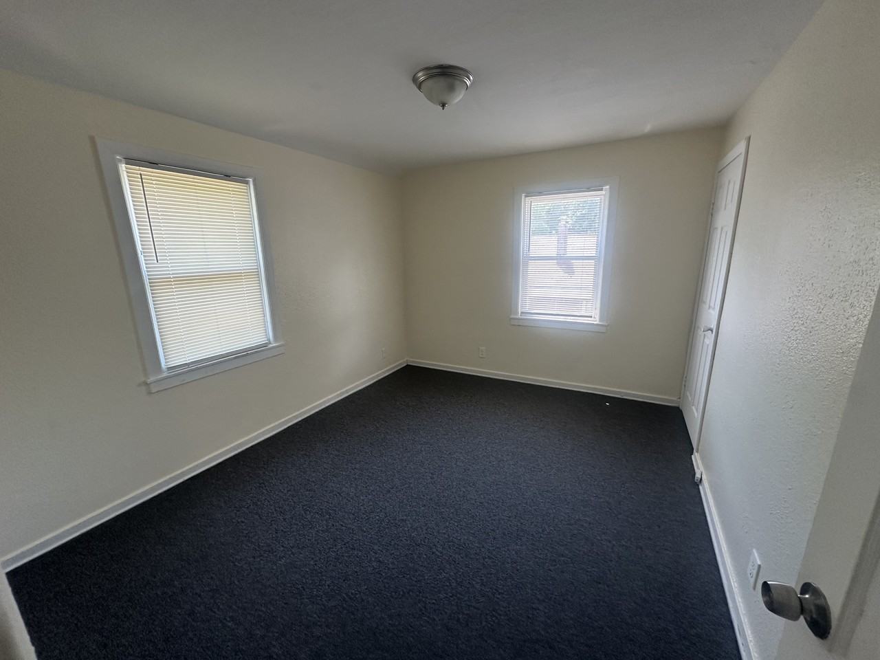 216220 Pearl Harbor St #NA - Photo 5 of 10