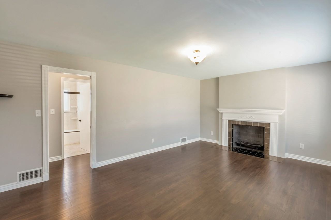 403 E Saunders St #NA - Photo 7 of 23