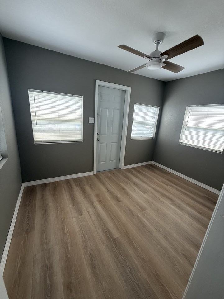 680 E Grapefruit Ave #NA - Photo 2 of 11