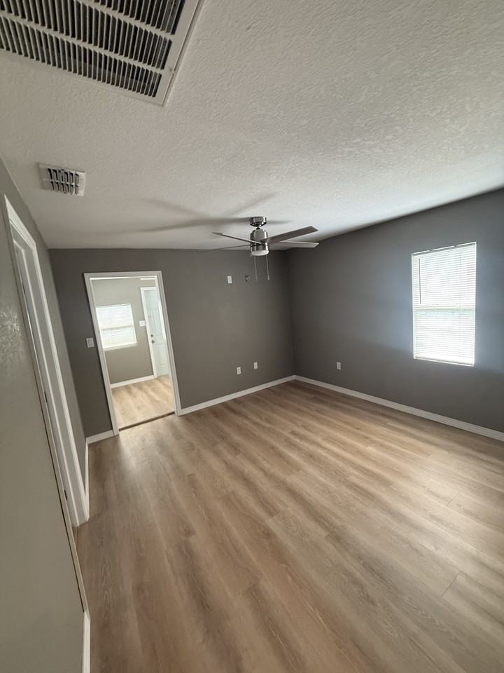 680 E Grapefruit Ave #NA - Photo 4 of 11