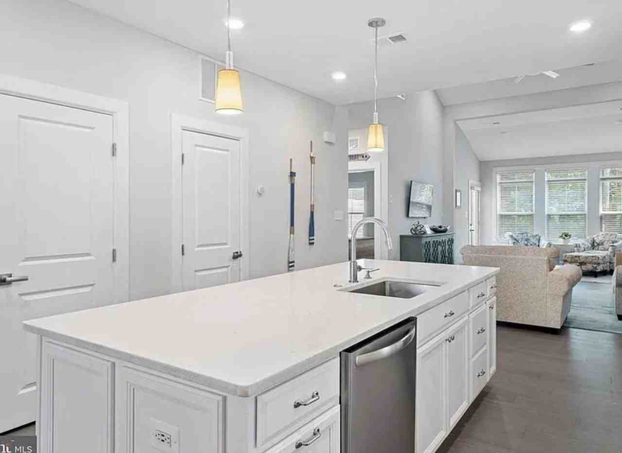 33776 Freeport Dr - Photo 7 of 50