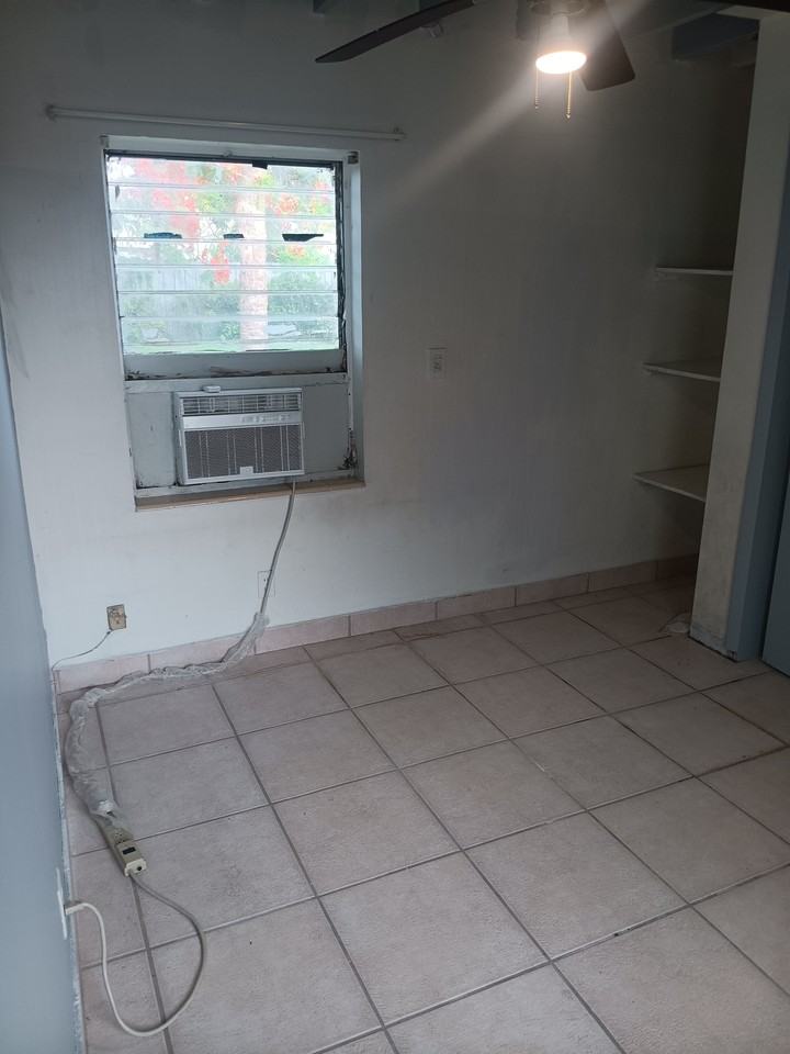 718 Sw 8th St #B - Photo 5 of 5