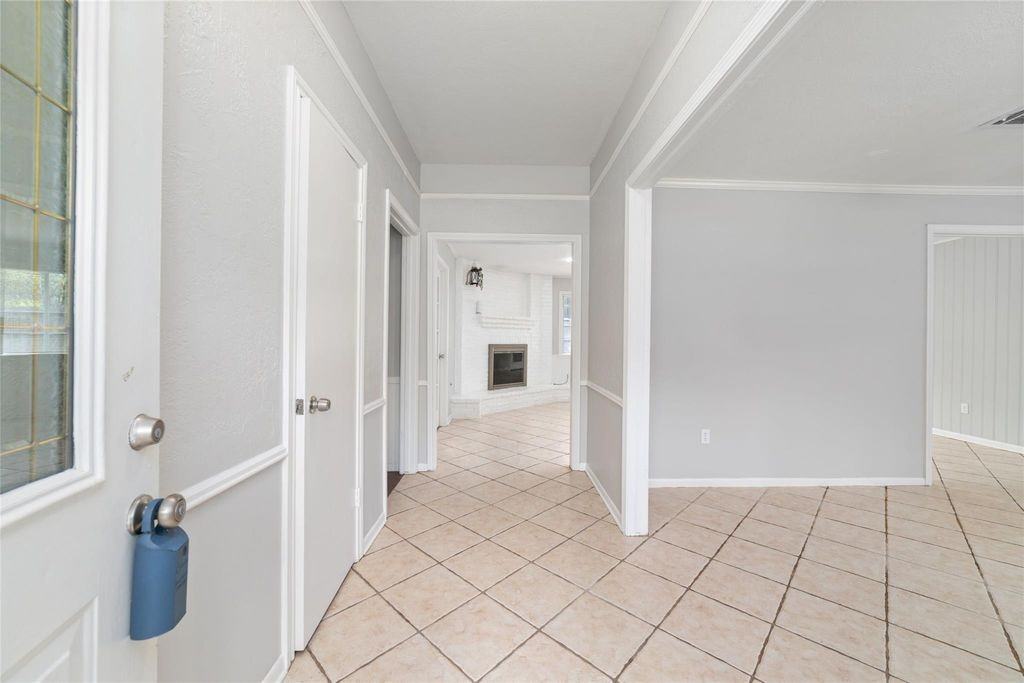 25602 Oakhurst Dr #NA - Photo 2 of 19