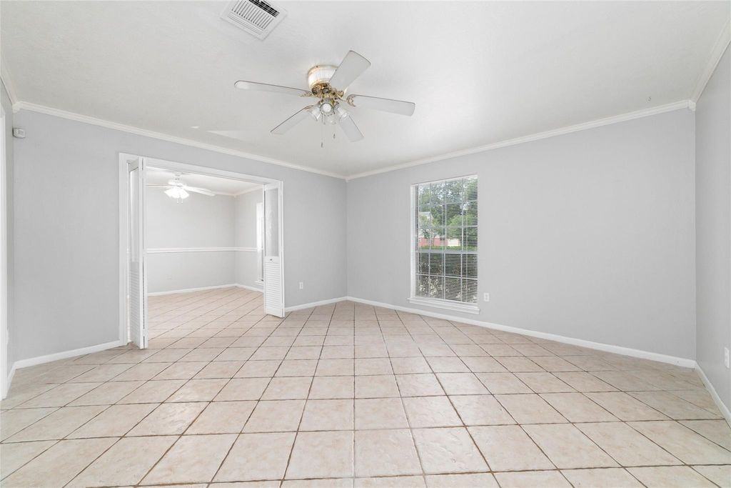 25602 Oakhurst Dr #NA - Photo 3 of 19