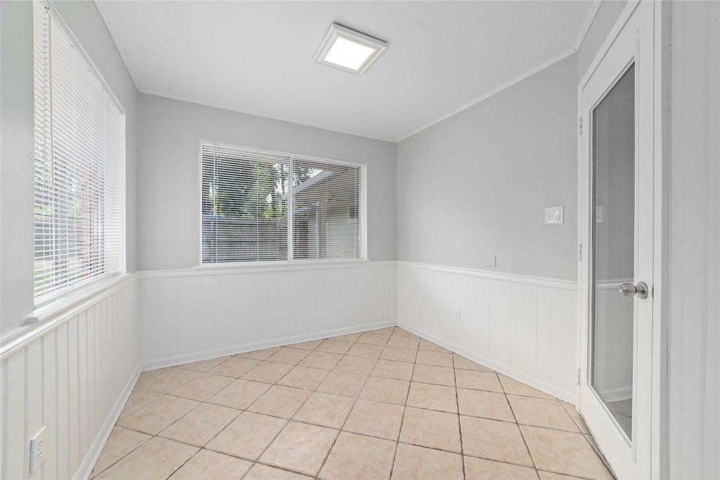 25602 Oakhurst Dr #NA - Photo 5 of 19
