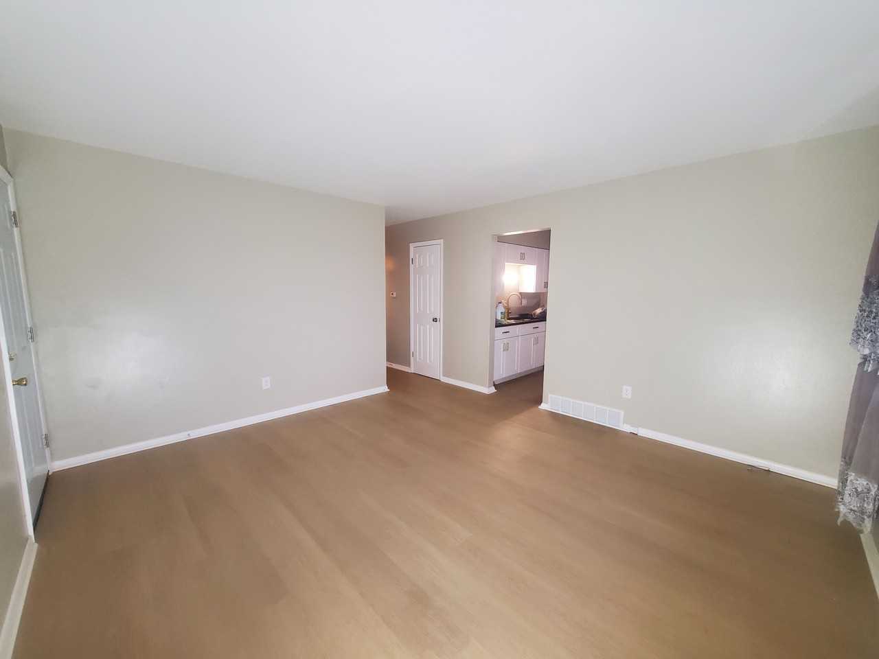 961 S Waverly St #961 - Photo 5 of 14
