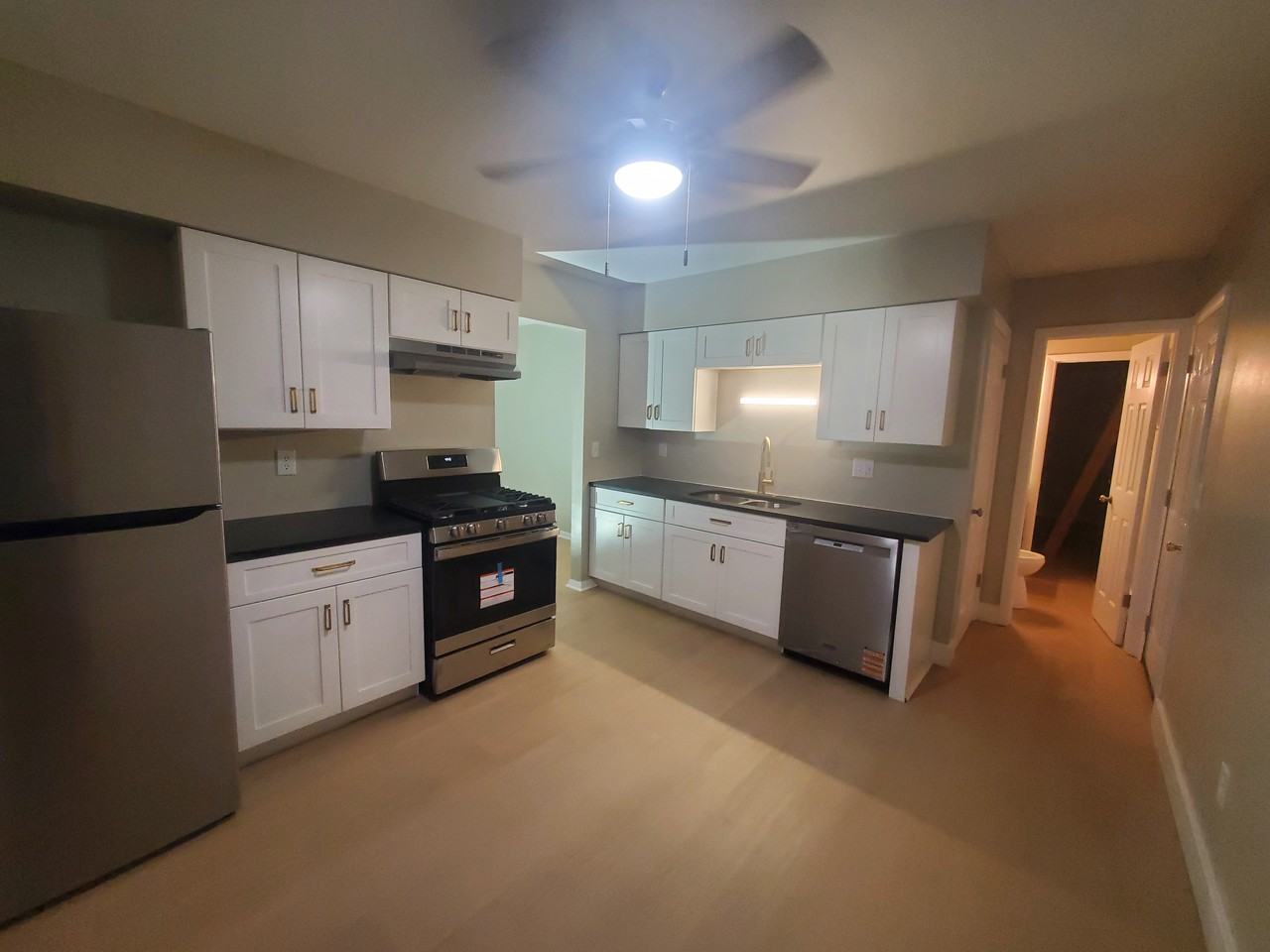 961 S Waverly St #961 - Photo 6 of 14